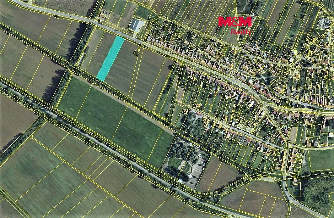 Prodej pozemku 4429 m²